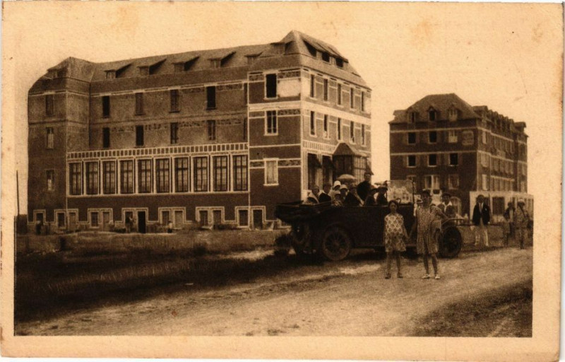 Carte postale ancienne Barneville-sur-Mer La Plage Ideale Le Casino et l'Hotel Bellevue