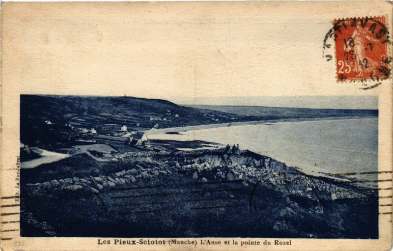 Carte postale ancienne Les Pieux-Sciotot - L'Anse et la pointe du Rozel aux Pieux