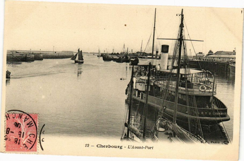 Carte postale ancienne Cherbourg - L'Avant-Port