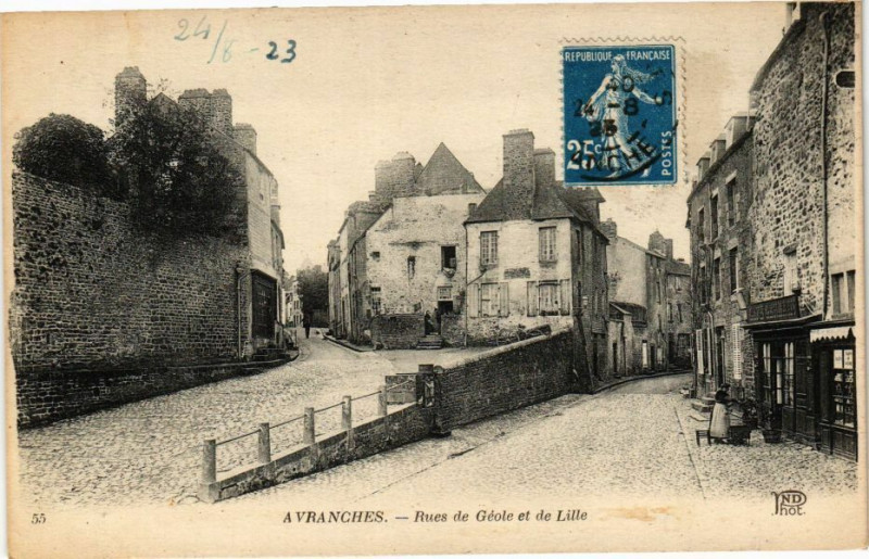 Carte postale ancienne Avranches - Rues de Geote et de Lille à Avranches