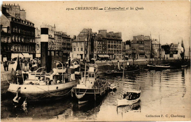 Carte postale ancienne Cherbourg - L''Avant Port et les Quais