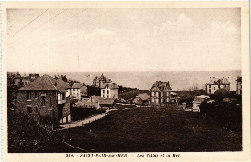 Carte postale ancienne Saint-Pair-sur-Mer - Les Villas et la Mer à Saint-Pair-sur-Mer