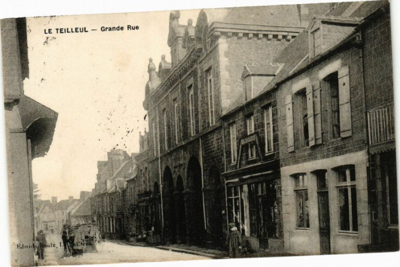 Carte postale ancienne Le Teilleul - Grande Rue au Teilleul