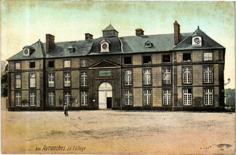 Carte postale ancienne Ed. Aqua 813 Avranches Le College à Avranches