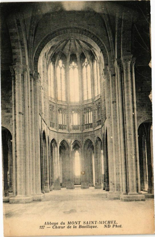 Carte postale ancienne Abbaye du Mont-Saint-Michel - Choeur de la Basilique