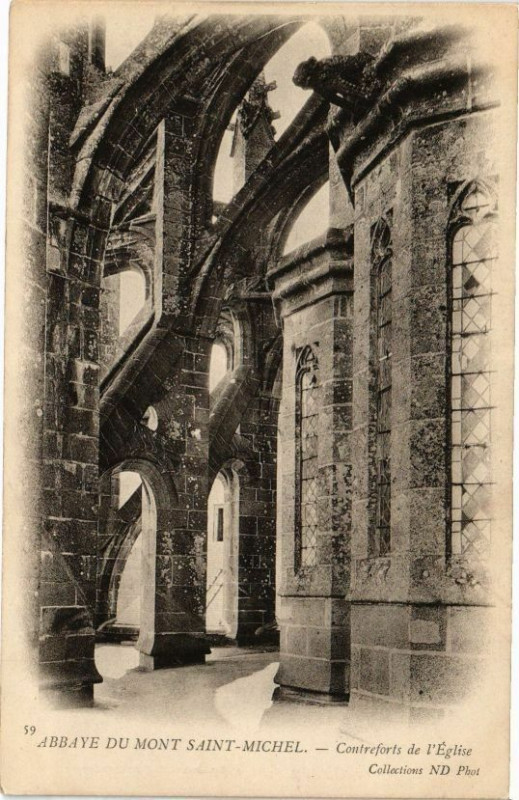 Carte postale ancienne Abbaye du Mont-Saint-Michel - Contreforts de l'Eglise