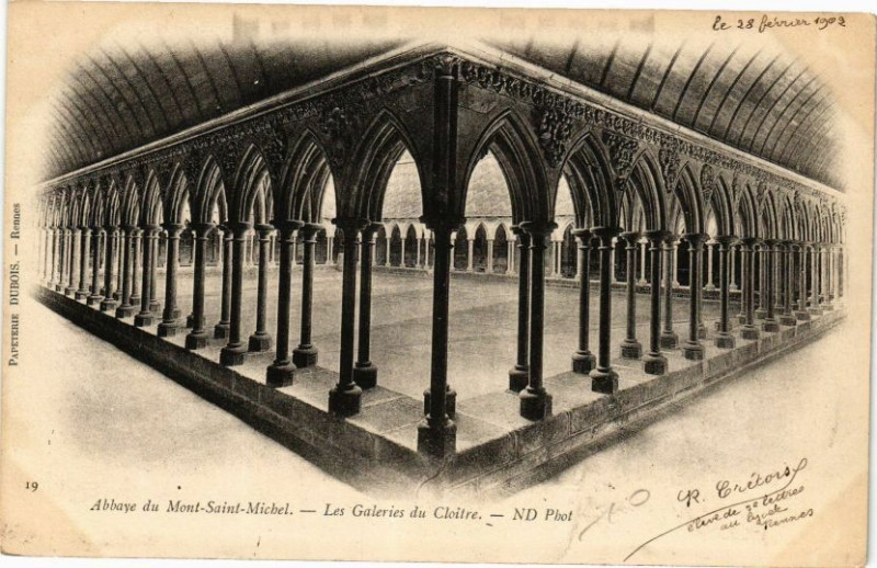 Carte postale ancienne Abbaye du Mont-Saint-Michel - Les Galeries du Cloitre