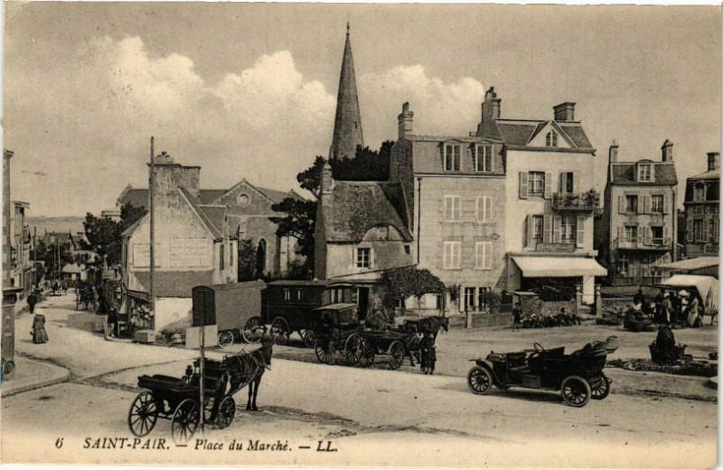 Carte postale ancienne Saint-Pair - Place du Marche
