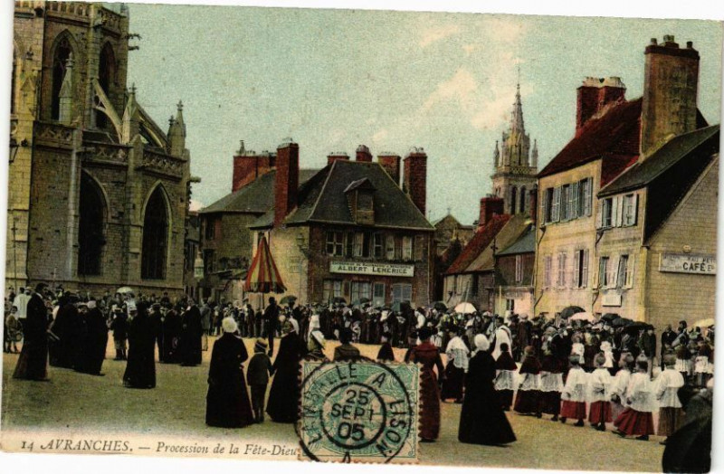 Carte postale ancienne Avranches - Procession de la Fete-Dieu à Avranches