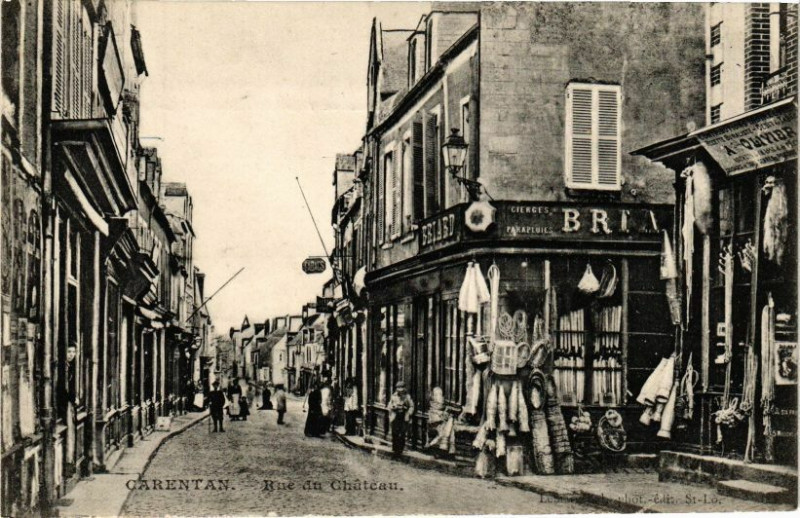 Carte postale ancienne Carentan - Rue du Chateau
