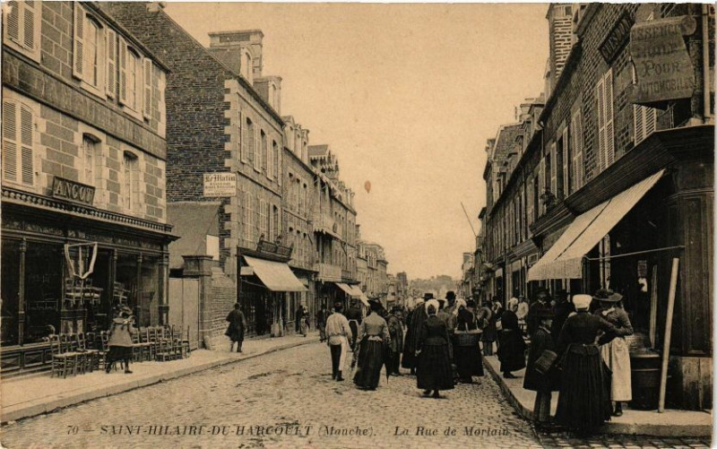 Carte postale ancienne Saint-Hilarie de Hangoult - La Rue de Morlain