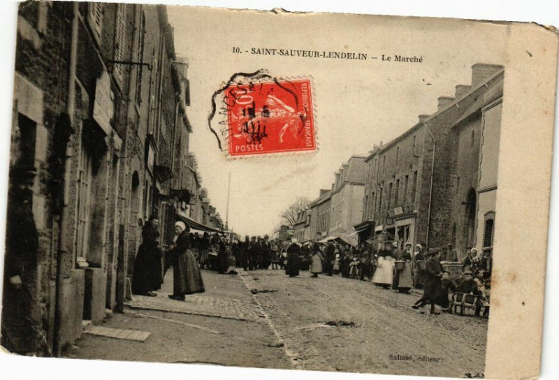 Carte postale ancienne Saint-Sauveur-Lendelin - Le Marche