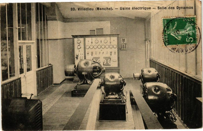 Carte postale ancienne Villedieu - Usine electrique - Salle des Dynamos