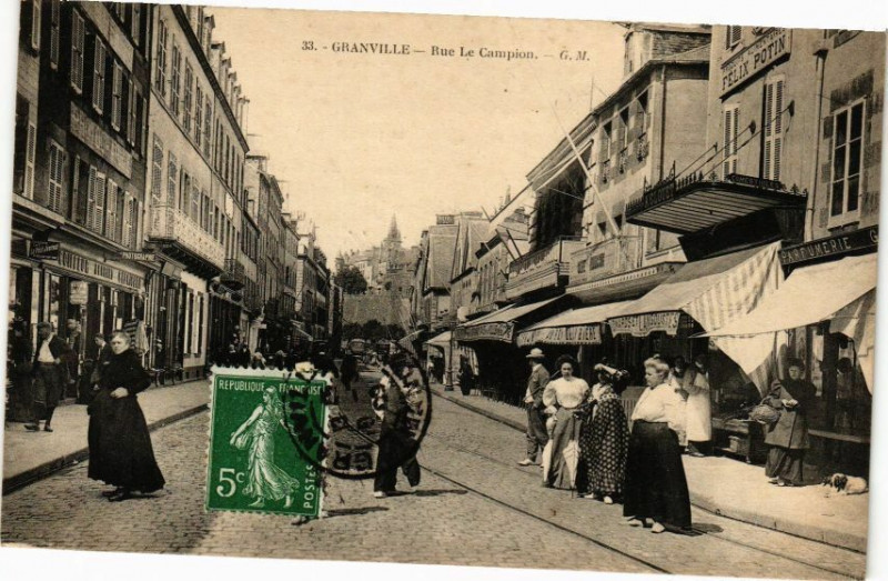 Carte postale ancienne Granville - Rue Le Campion à Granville