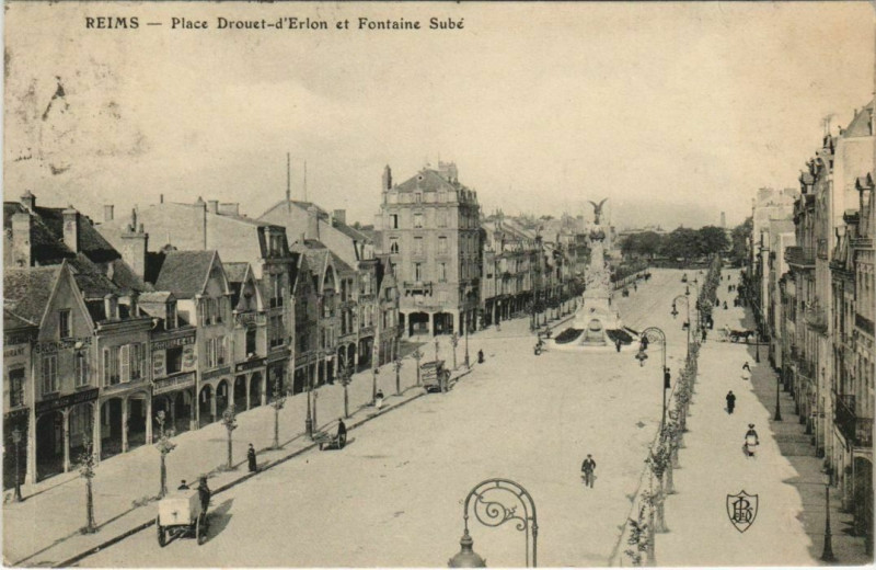 Carte postale ancienne Reims Place Drouet-d'Erlon et Fontaine Subé à Reims