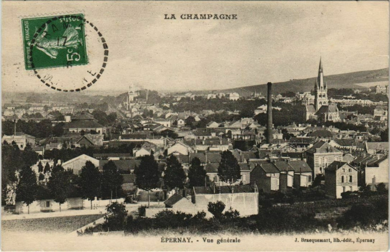 Carte postale ancienne Epernay Vue Generale à Épernay
