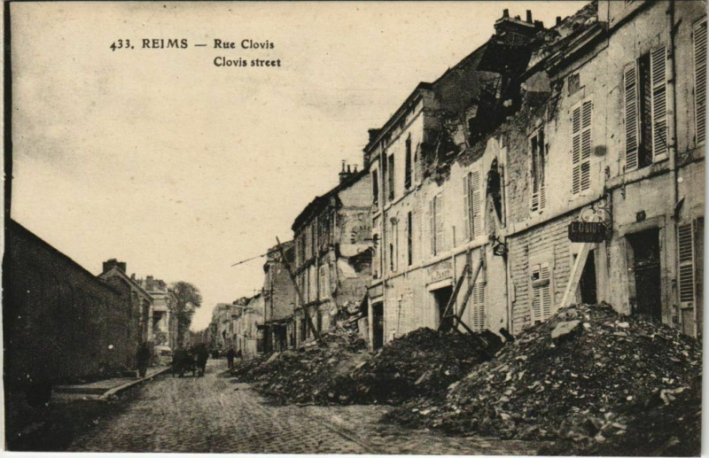 Carte postale ancienne Reims - Rue Clovis à Reims