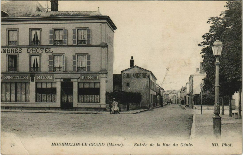 Carte postale ancienne Mourmelon-le-Grand - Entrée de la Rue du Genie à Mourmelon-le-Grand