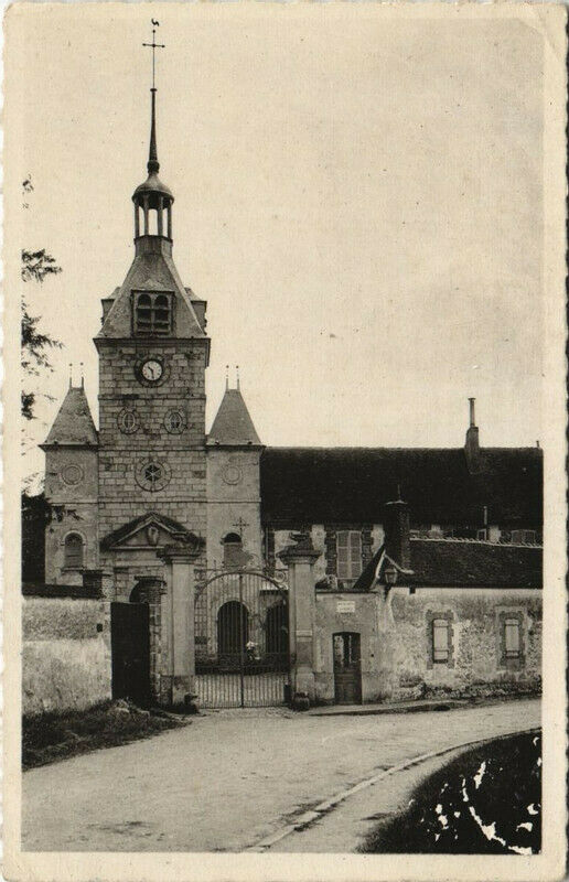 Carte postale ancienne Sezanne - Hospice L'Entrée et la Chapelle à Sézanne