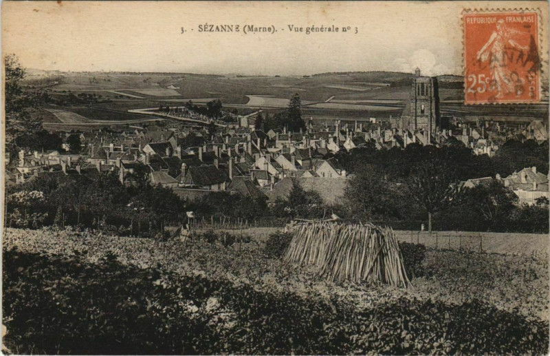 Carte postale ancienne Suzanne - Vue générale