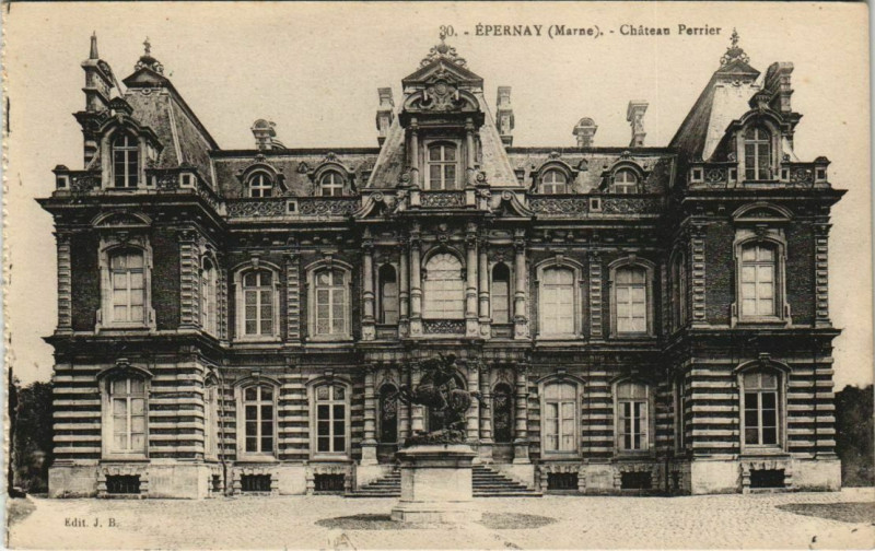 Carte postale ancienne Epernay Chateau Perrier à Épernay