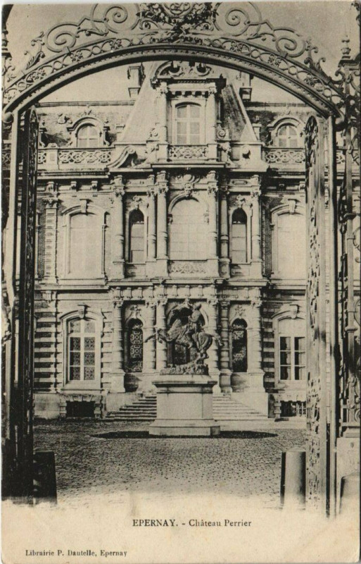 Carte postale ancienne Epernay Chateau Perrier à Épernay