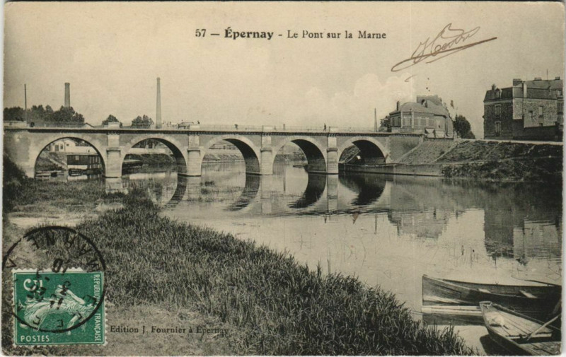 Carte postale ancienne Epernay Le Pont sur la Marne à Épernay