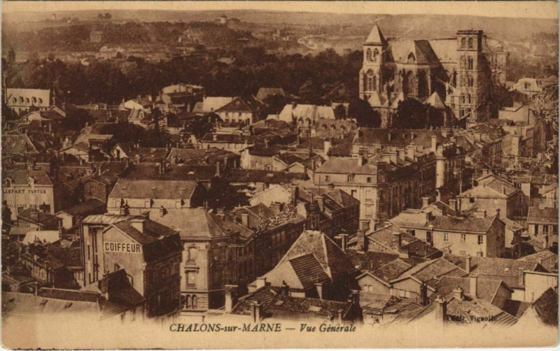 Carte postale ancienne Chalons-sur-Marne Vue générale