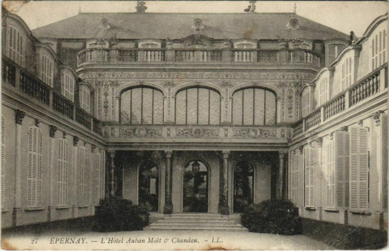 Carte postale ancienne Epernay. L'Hotel Auban Moet Chandon.
