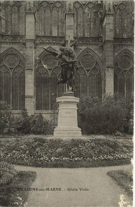 Carte postale ancienne Chalons-sur-Marne Gloria Victis