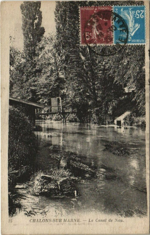 Carte postale ancienne Chalons-sur-Marne Le Canal de Nau