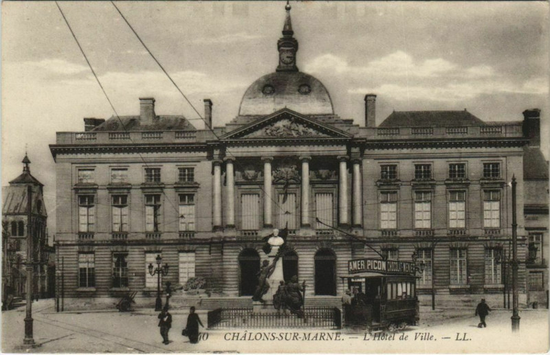 Carte postale ancienne Chalons-sur-Marne - L'Hotel de Ville