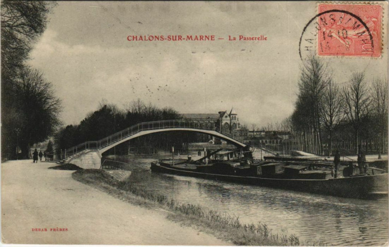 Carte postale ancienne Chalons-sur-Marne - La Passerelle