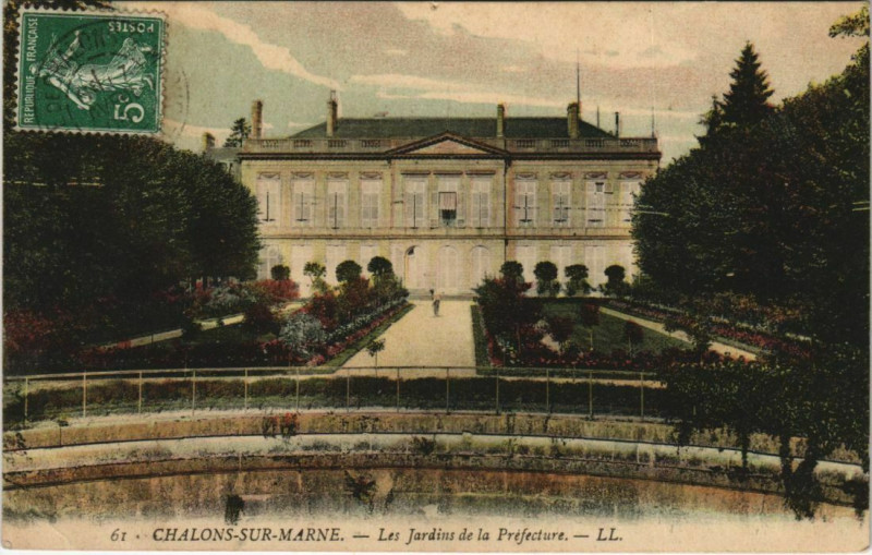 Carte postale ancienne Chalons-sur-Marne - Les Jardins de la Prefecture