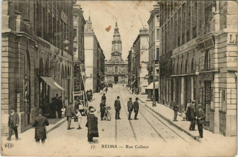 Carte postale ancienne Reims - Rue Colbert à Reims
