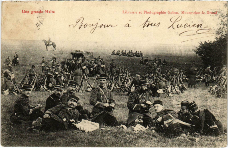Carte postale ancienne Militaire - Une grande Halte