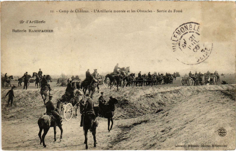 Carte postale ancienne Militaire - Camp de Chalons - L'Artillerie montée et les