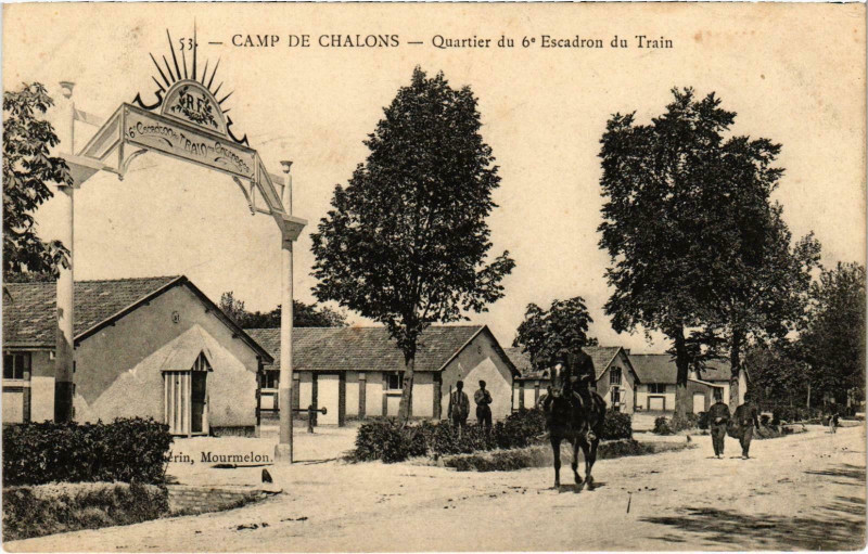 Carte postale ancienne Militaire - Camp de Chalons Quartier du 6e Escadron du Train