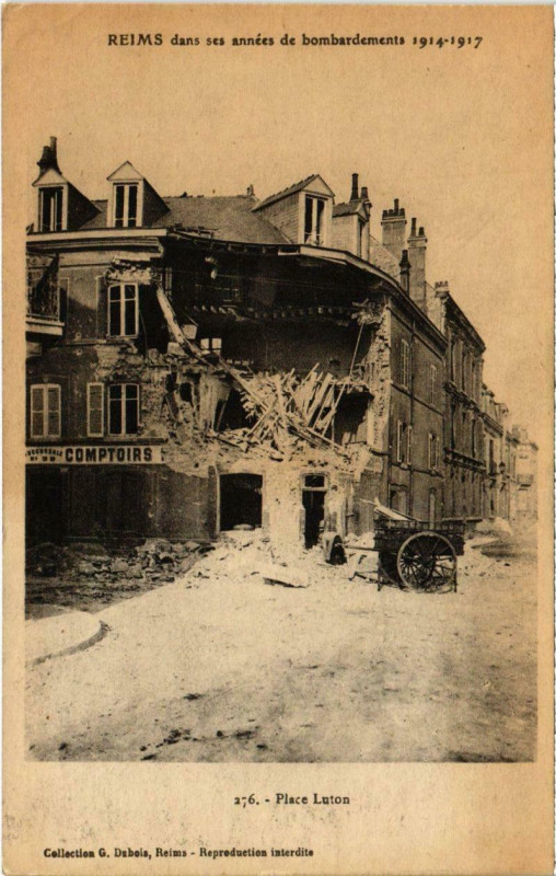 Carte postale ancienne Reims dans ses annéees de Bombardements à Reims