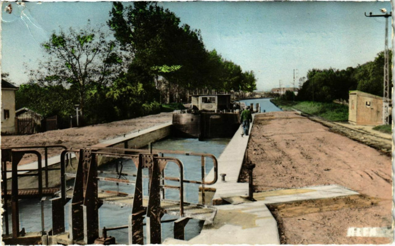 Carte postale ancienne Conde-sur-Marne - L'Ecluse à Condé-sur-Marne