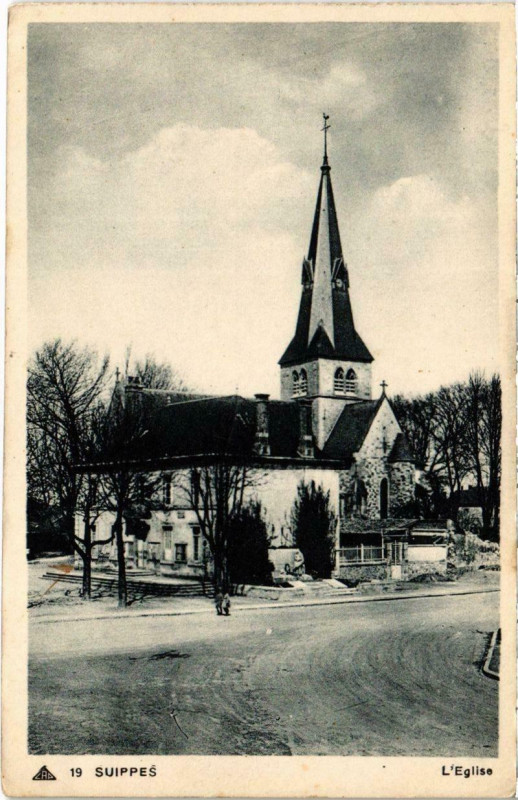Carte postale ancienne Suippes - L'Eglise à Suippes