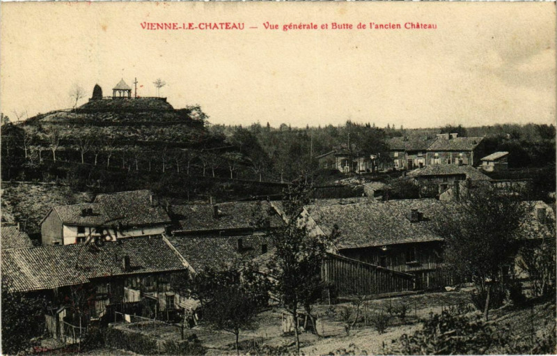 Carte postale ancienne Vienne-le-Chateau - Vue générale et Butte de l'ancien à Vienne-le-Château