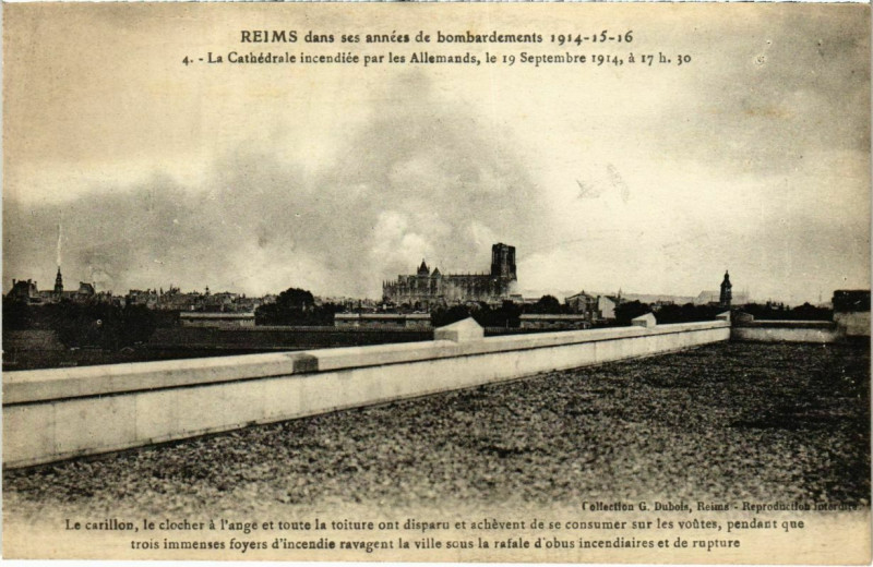 Carte postale ancienne Reims dans ses annéees de Bombardements à Reims