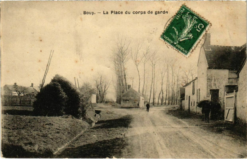 Carte postale ancienne Bouy - La Place du corps de garde à Bouy