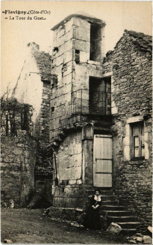 Carte postale ancienne Flavigny - La Tour du Guet à Flavigny
