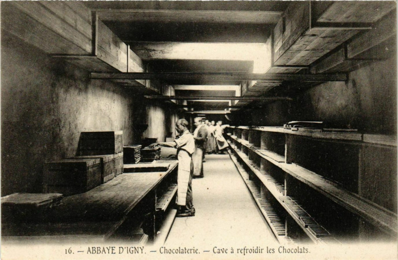 Carte postale ancienne Abbaye D'Igny Chocolaterie Cave a refroidir les Chocolats à Baye