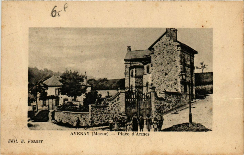 Carte postale ancienne Avenay Place d'Armes