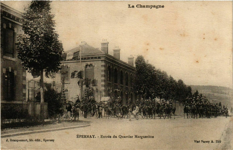 Carte postale ancienne Epernay Entrée du Quartier Margueritte à Épernay