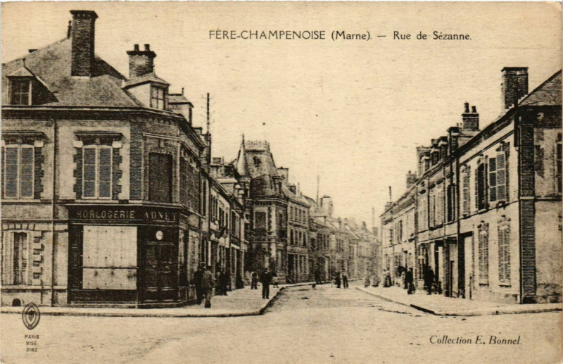 Carte postale ancienne Fere-Champenoise Rue de Sézanne à Fère-Champenoise