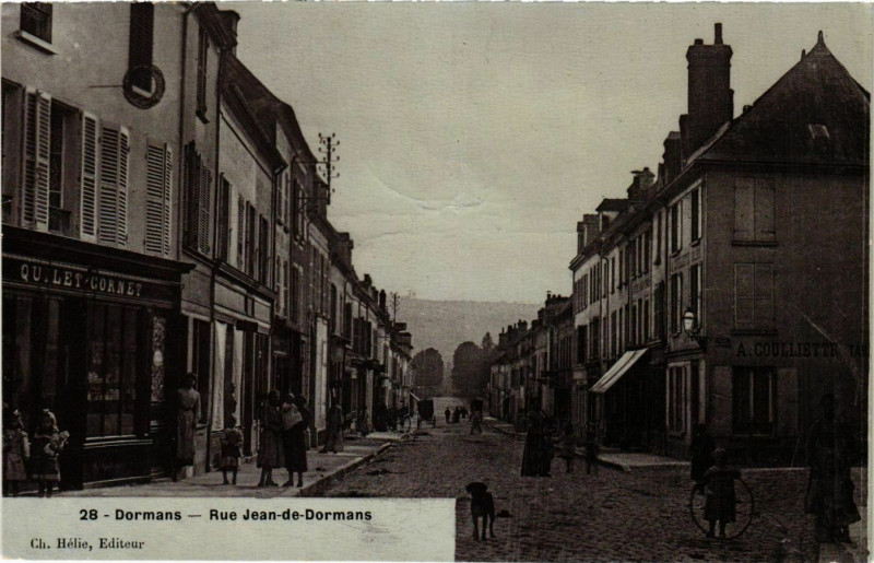 Carte postale ancienne Dormans Rue Jean-de-Dormans à Dormans